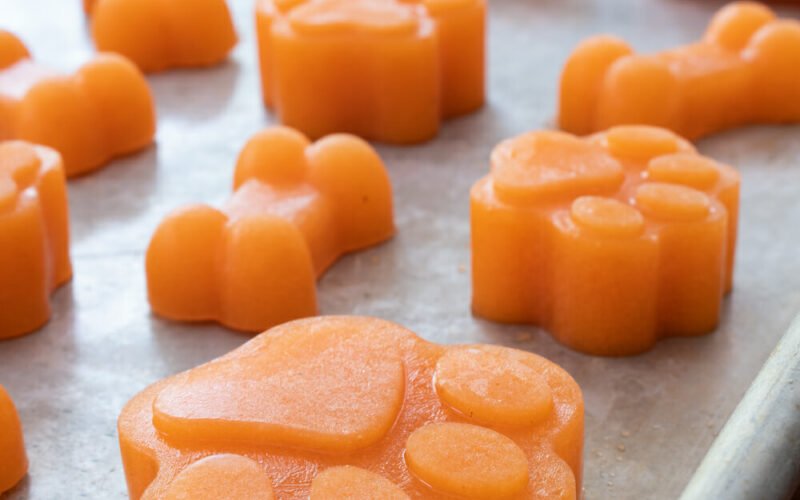How to Prepare Frozen Carrots for Dogs